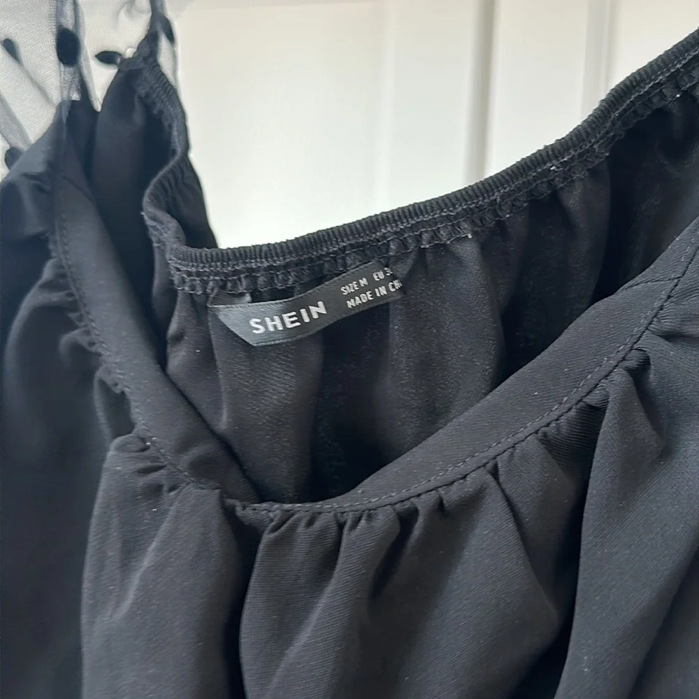 SHEIN - Dobby Mesh Sleeve Ruched Bust Tie Back Top - Picture 4 of 4